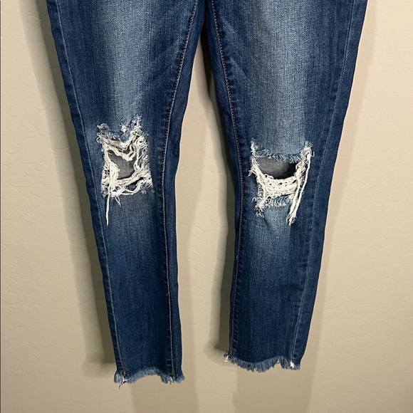 Boutique Jeans Nouvelle Mode Embroidered Boho Ankle Floral Patch Distressed - Picture 2 of 15